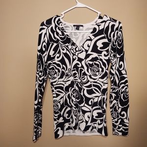 Cyrus Rose Rayon Knit Sweater S Black and Whit